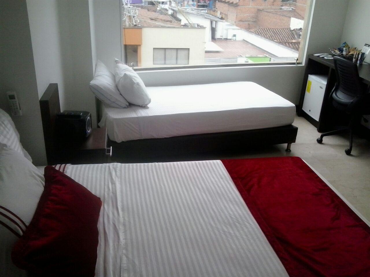 Hotel Lleras 10 เมเดยิน ภายนอก รูปภาพ